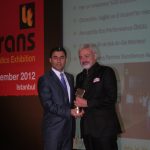Nedret Koray Logitrans Fuarı'nda Uluslararası Lojistik İşletmecileri Ödülünü Alırken